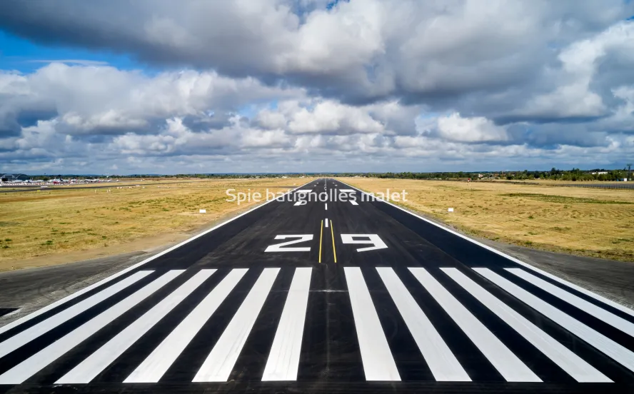 Photo SPIE BATIGNOLLES / MALET - Piste et tarmac