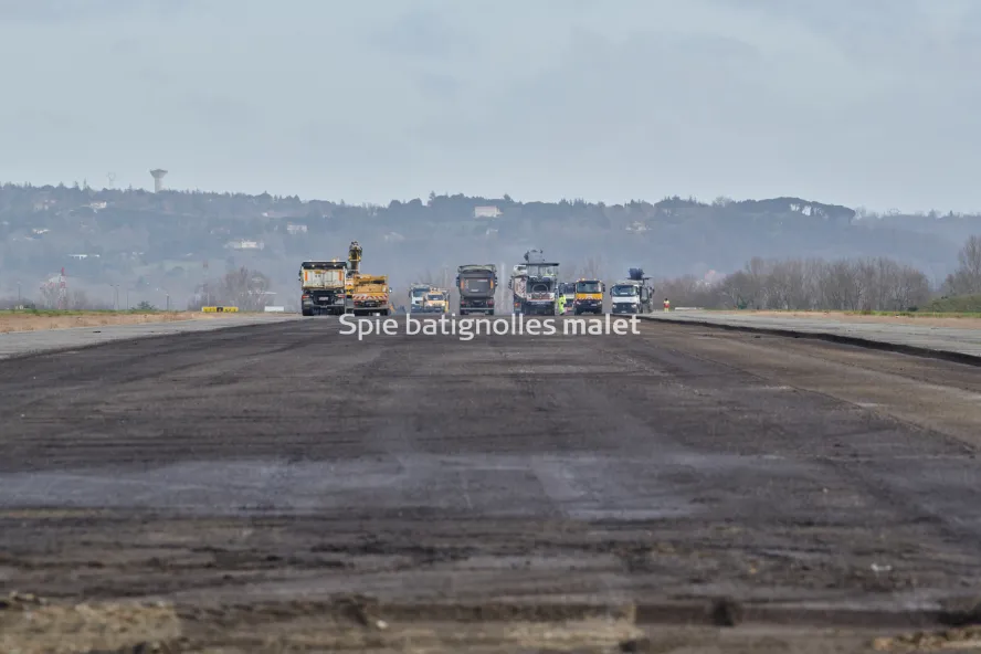 Photo SPIE BATIGNOLLES / MALET - Piste et tarmac