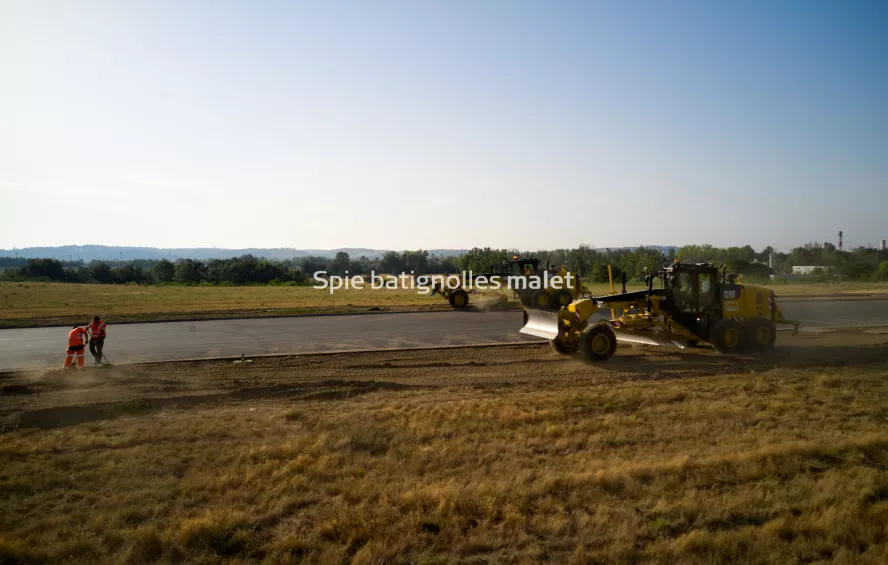 Photo SPIE BATIGNOLLES / MALET - Piste et tarmac