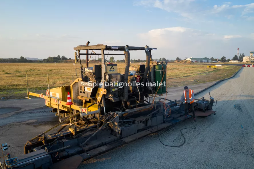 Photo SPIE BATIGNOLLES / MALET - Piste et tarmac