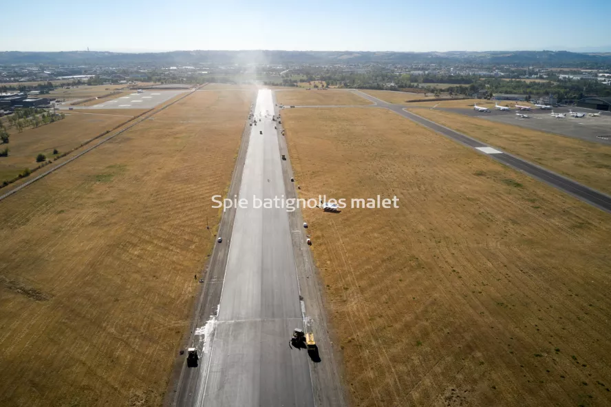 Photo SPIE BATIGNOLLES / MALET - Piste et tarmac