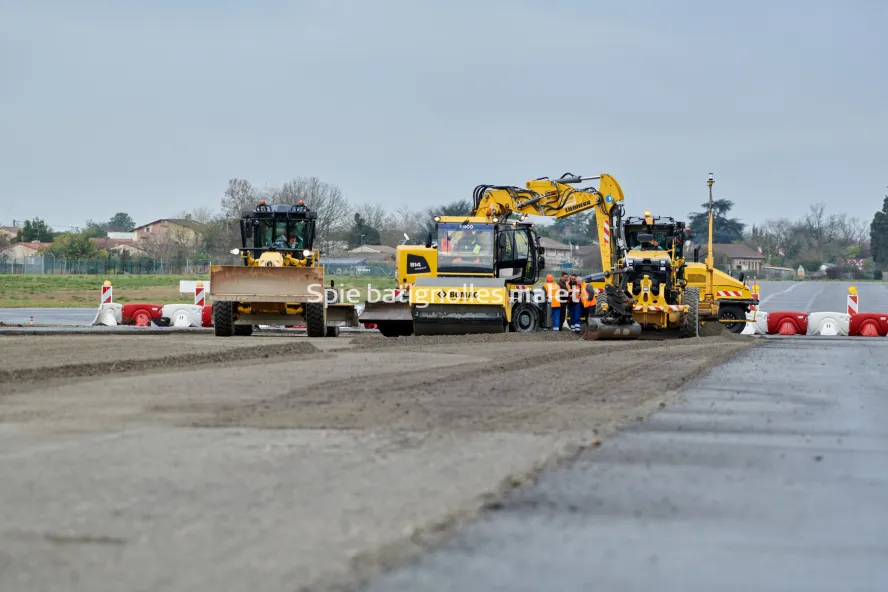 Photo SPIE BATIGNOLLES / MALET - Piste et tarmac
