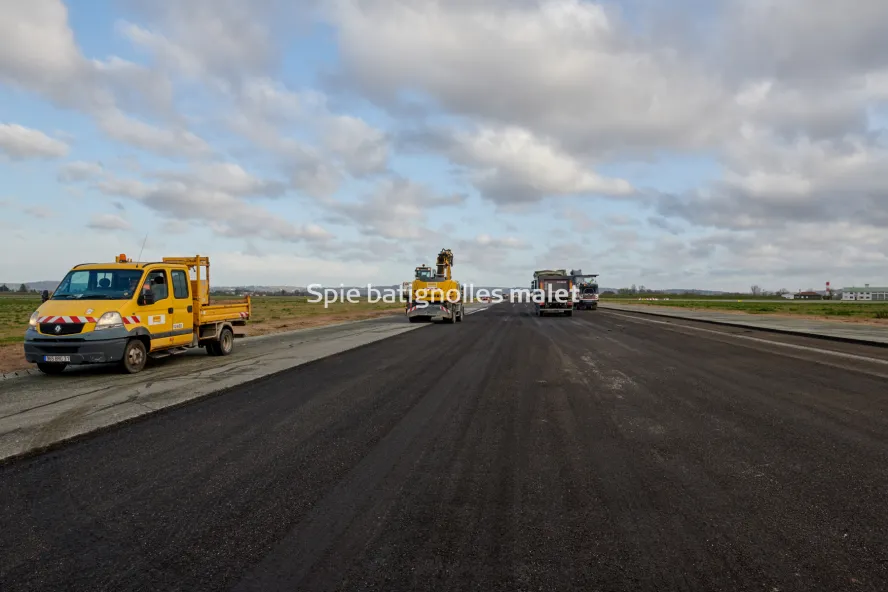 Photo SPIE BATIGNOLLES / MALET - Piste et tarmac