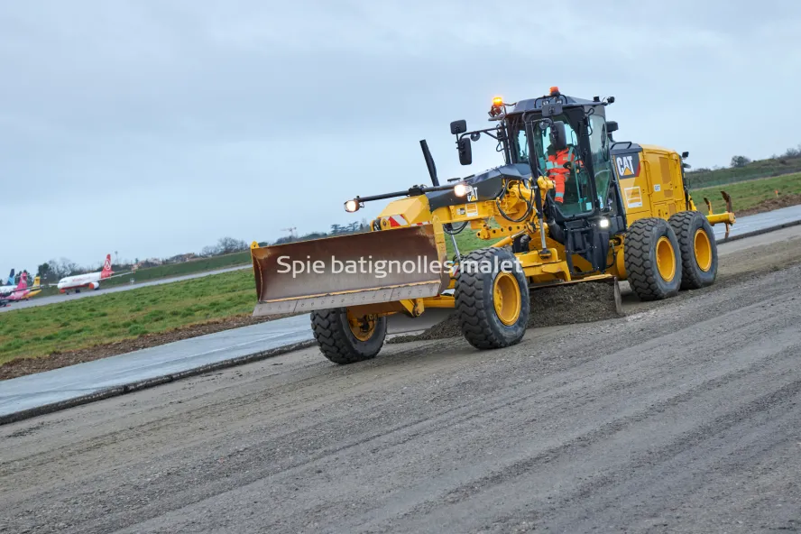 Photo SPIE BATIGNOLLES / MALET - Piste et tarmac