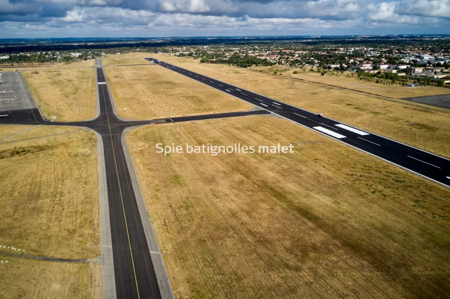 Photo SPIE BATIGNOLLES / MALET - Piste et tarmac