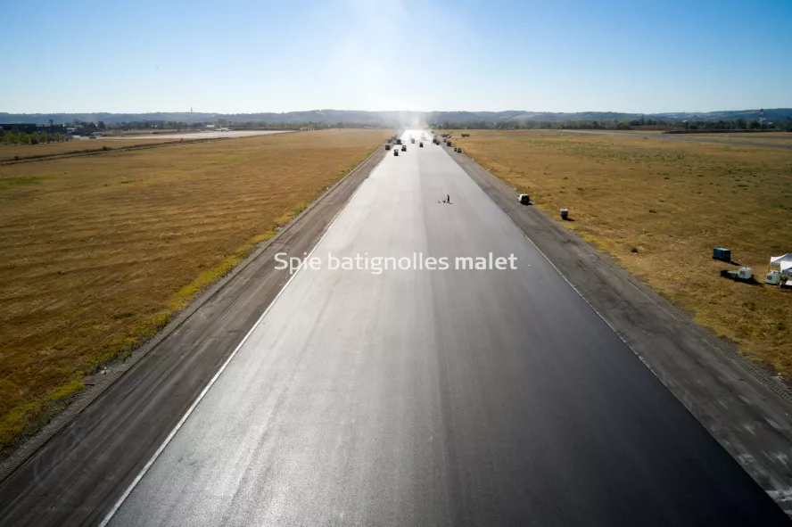 Photo SPIE BATIGNOLLES / MALET - Piste et tarmac